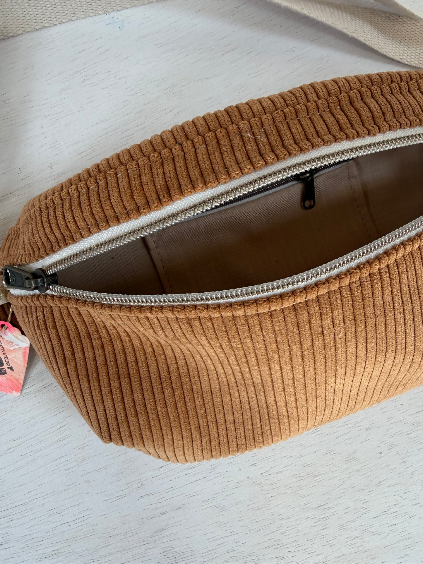 Kleine Bumbag Crossbody Tasche in Cognac – handgefertigt
