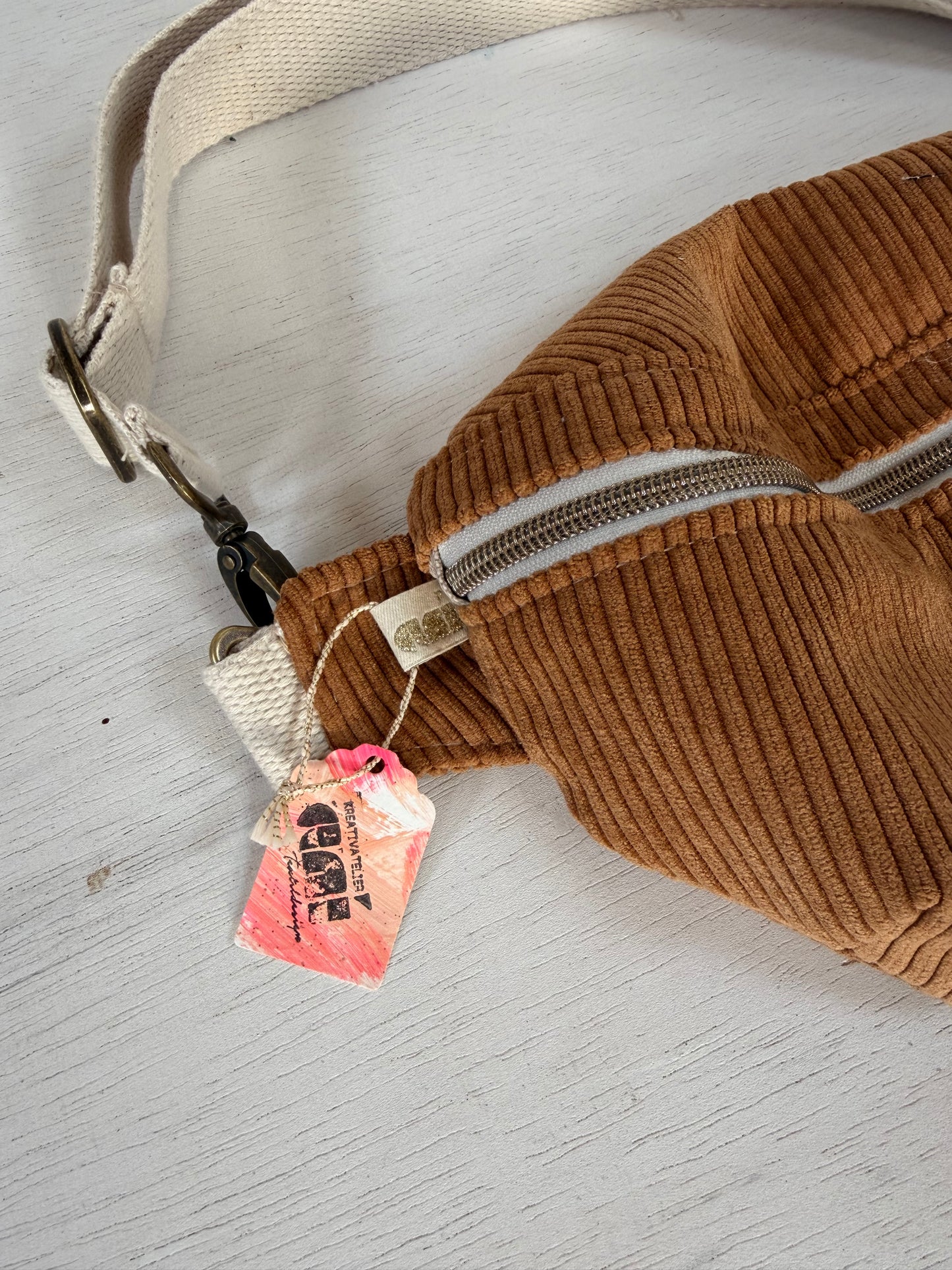 Kleine Bumbag Crossbody Tasche in Cognac – handgefertigt
