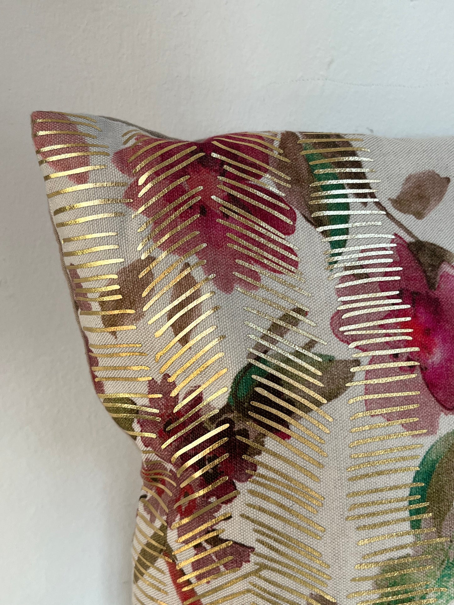 Leinenkissen Blumenmotiv Gold