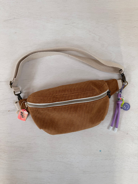 Kleine Bumbag Crossbody Tasche in Cognac – handgefertigt