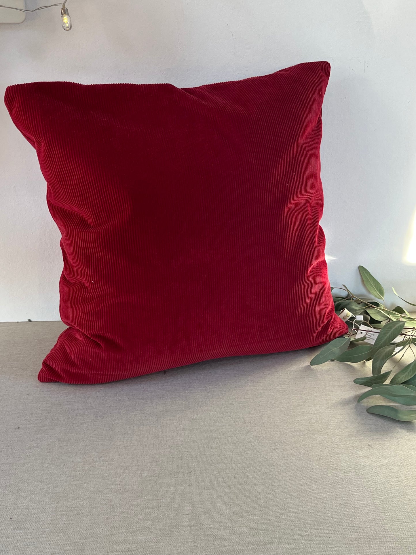 Kissen – Rot mit Goldfarn (Feinkord)